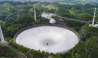 VIDEO: A huge telescope from films crashed, filmed by surveillance cameras