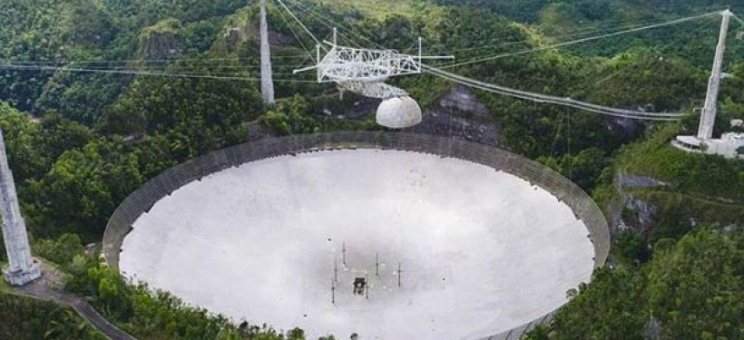 VIDEO: A huge telescope from films crashed, filmed by surveillance cameras